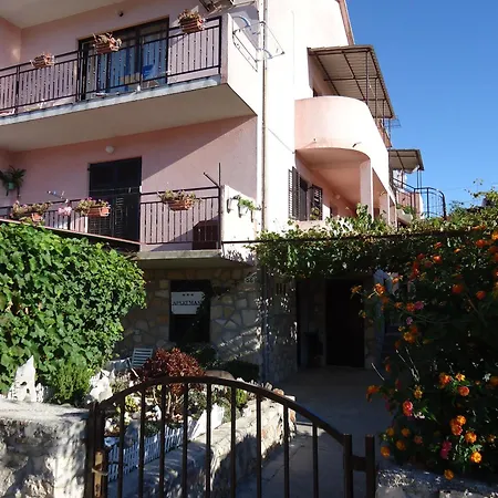 Zlata Stari Grad (Hvar)